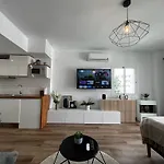 Lux By Namaste Elite *