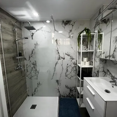 Lux By Namaste Elite